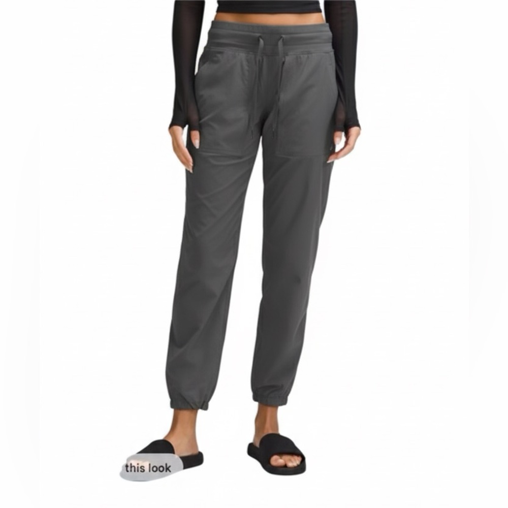 Lululemon Dance Studio Jogger Pants Size 6 
with Square Size Dot